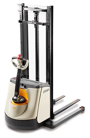 Gerbeur accompagnant — CACES R485 CAT1
